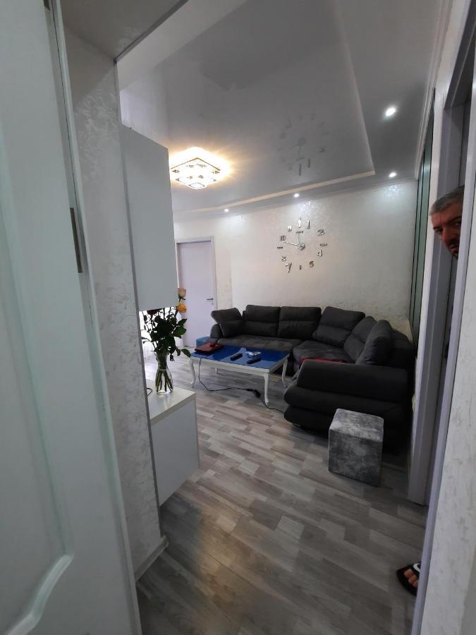 Apartment Desi With Sea View On The Beach In Batumi Exterior photo