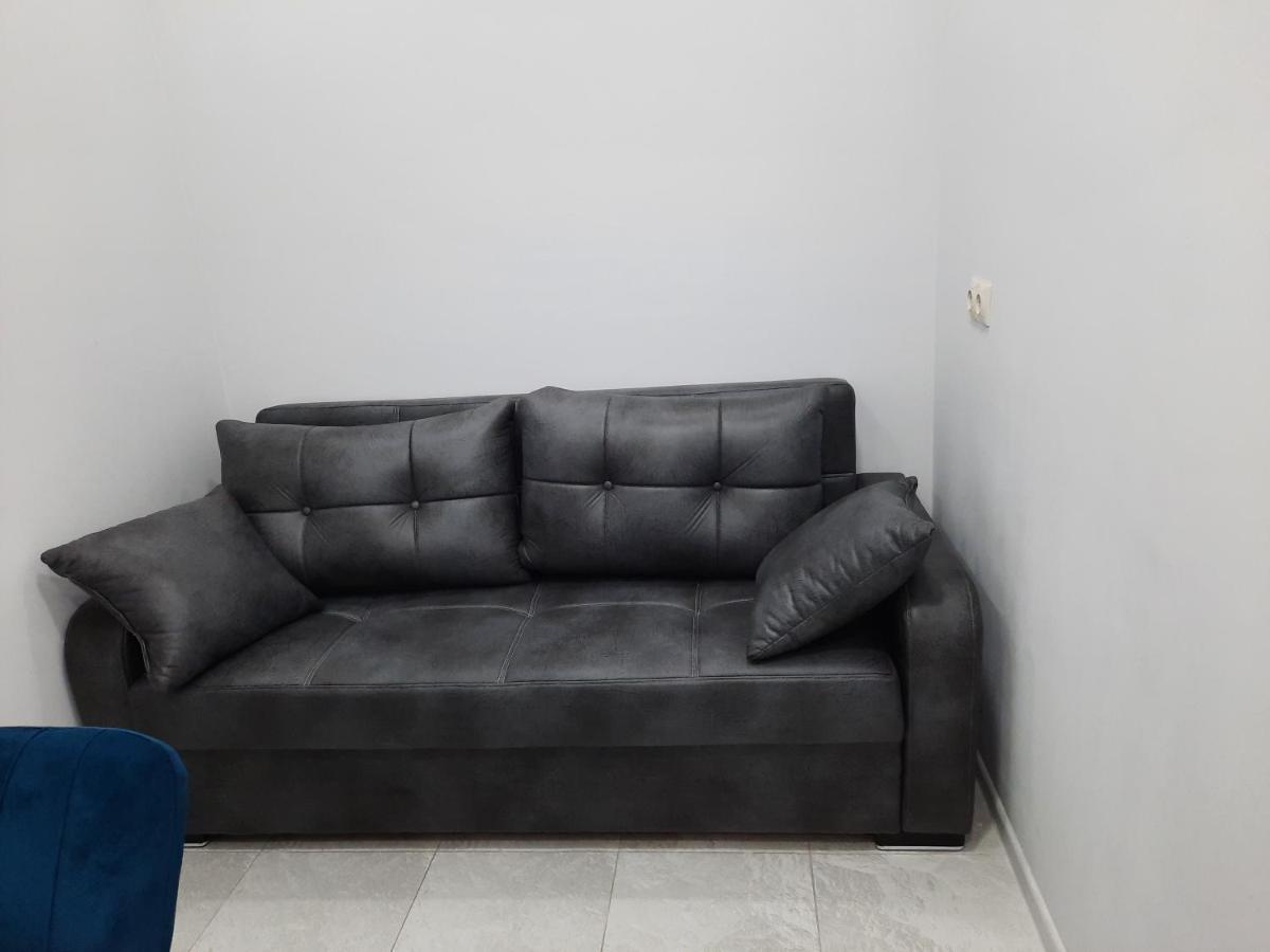 Apartment Desi With Sea View On The Beach In Batumi Exterior photo