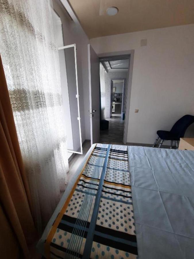 Apartment Desi With Sea View On The Beach In Batumi Exterior photo
