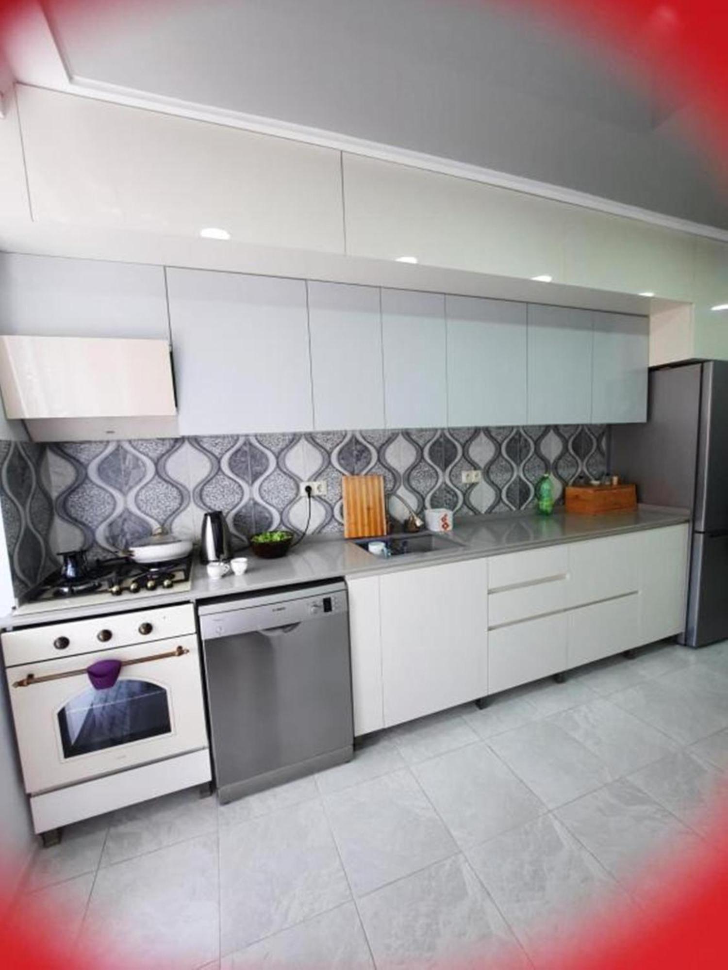 Apartment Desi With Sea View On The Beach In Batumi Exterior photo